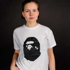 cool white tee with crying ape head print